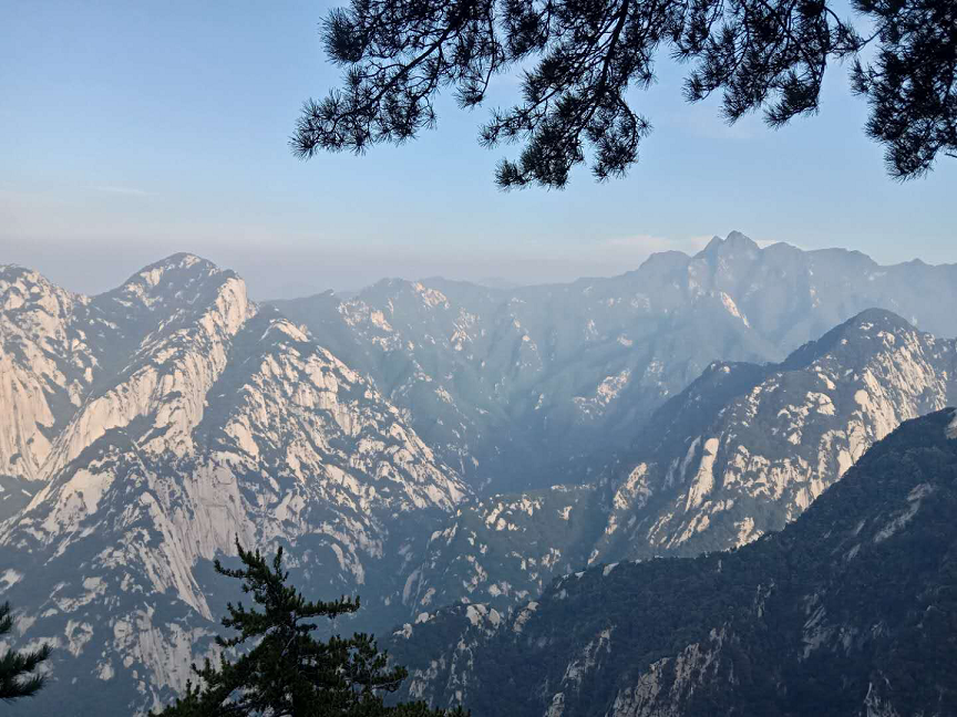 “山高人为峰、一览众山小”.png
